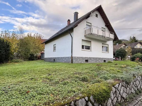 Immobilie in Offenburg - Altbau! Sanierung zum KFW - Effizenzhaus ! ab monatlicher Gesamtrate von ca. 2000 €! - Bild 2