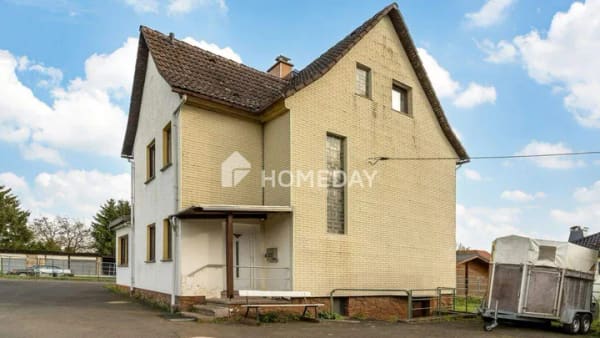 Immobilie in Kefenrod - Großzügige Pferde- oder Tierimmobilie mit Hallen, Hof, Balkon & ausgebautem DG - Bild 2