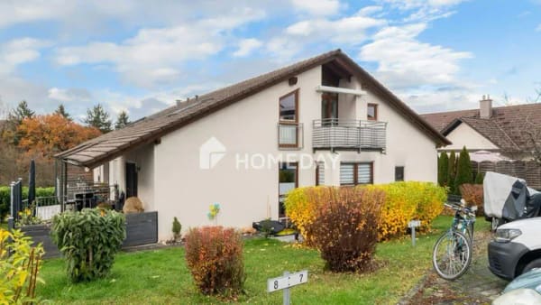Immobilie in Kirchentellinsfurt - Moderne Dachgeschosswohnung mit Balkon, Einbauküche und Stellplatz - Bild 0