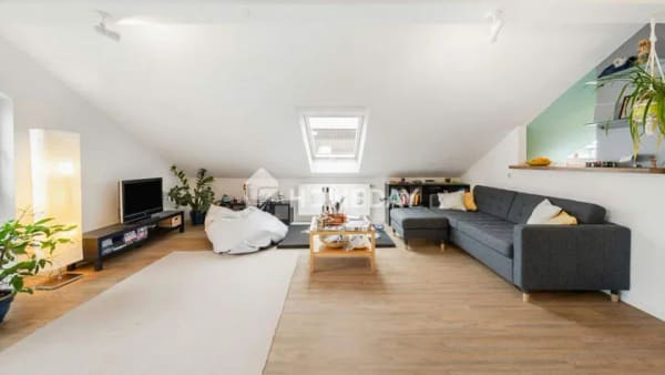 Immobilie in Kirchentellinsfurt - Moderne Dachgeschosswohnung mit Balkon, Einbauküche und Stellplatz - Bild 4