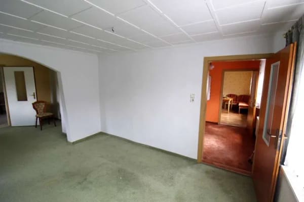 Immobilie in Penig - Ehemaliges Zwei- bis Dreifamilienhaus mit Platz für eine größere Familie - Bild 2