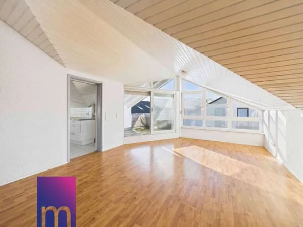 Immobilie in Deizisau - Lichtverwöhnte, offen gestaltete Dachgeschosswohnung mit Süd-Balkon - Bild 2