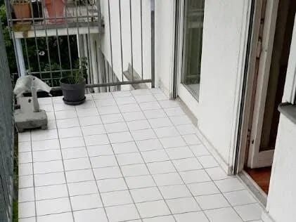 Immobilie in Karlsruhe - 1-Zi.-Wohnung mit Balkon, unvermietet, unrenoviert, nahe Schloss Karlsruhe - Bild 2