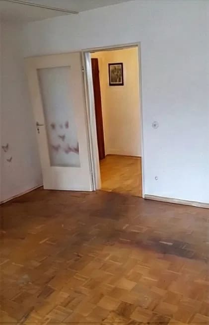 Immobilie in Karlsruhe - 1-Zi.-Wohnung mit Balkon, unvermietet, unrenoviert, nahe Schloss Karlsruhe - Bild 4