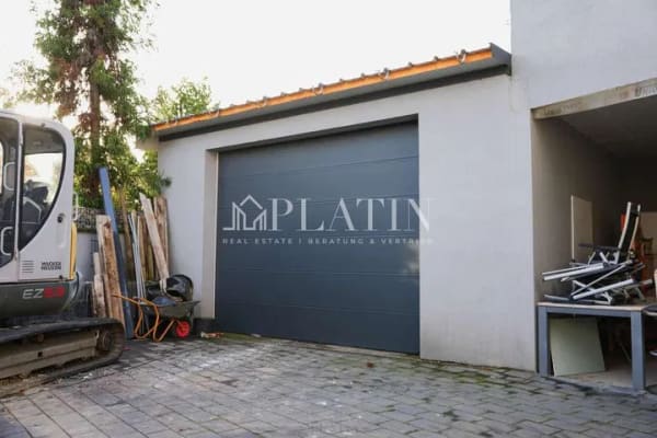 Immobilie in Ubstadt-Weiher - Platz für die Familie & kreative Köpfe in Stettfeld: Vielseitiges MFH mit XXL-Dachterrasse - Bild 2
