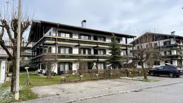 Immobilie in Inzell - Ihr Rückzugsort in den Alpen – Möblierte 2-Zimmer-Ferienwohnung in Inzell, Ahornstraße 5 - Bild 1