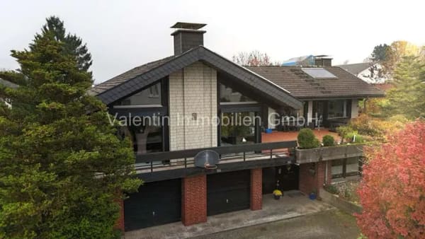 Immobilie in Horn-Bad Meinberg - Außergewöhnlich wohnen, individuell leben - Architektenhaus mit 264 m² - Bild 0