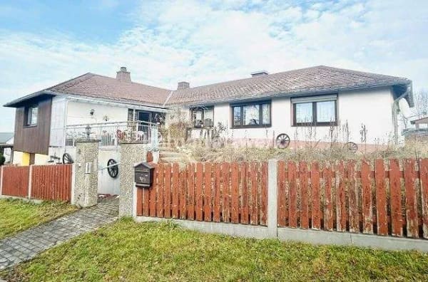 Immobilie in Töpen - *Ländlicher Bungalow mit viel Potenzial – auf einer Ebene wohnen, naturnah leben* - Bild 0
