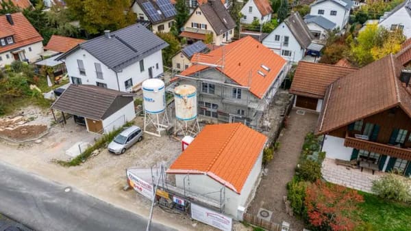 Immobilie in Raisting - Großzügige Erdgeschosswohnung mit Garten in Raisting - Bild 0