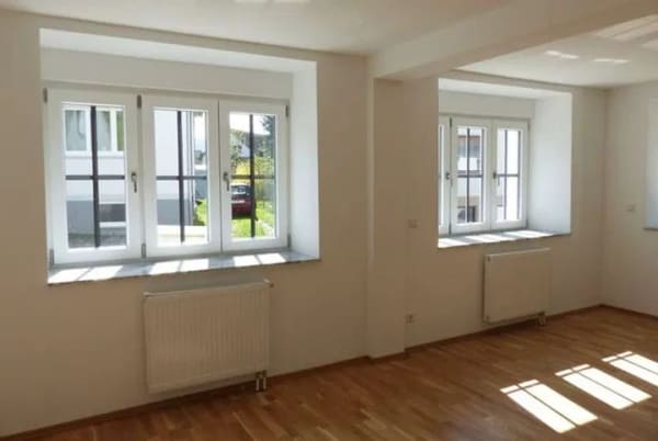 Immobilie in Bad Ditzenbach - **Kernsaniertes Schmuckstück: Lichtdurchflutete DHH im Herzen von Bad Ditzenbach** - Bild 1