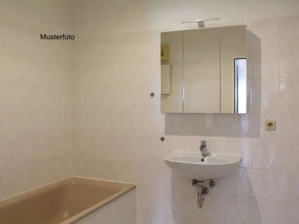 Immobilie in Steinhöfel - Bezugsfreie 3 Raumwohnung im Erdgeschoss - Bild 1