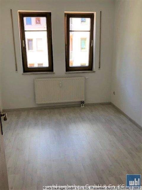 Immobilie in Waldheim - Kapitalanlage: 3-Zimmer-Wohnung mit Balkon - Fahrstuhl im Haus und TG-Stellplatz - Bild 3