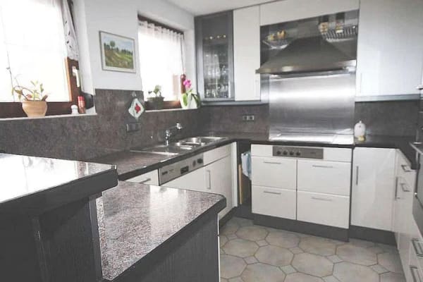 Immobilie in Görwihl - Günstige, gut ausgestattete 2-Zi-ETW, ca. 73 m² Wohnfl., Südbalkon, Alpenblick, Wintergarten, Hol... - Bild 3
