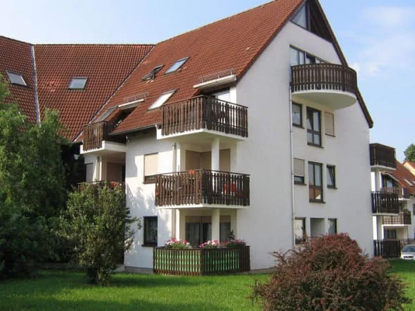 Immobilie in Glauchau - Hoch über dem Grün - vermieteter Wohlfühlraum im 1. Obergeschoss - Bild 0