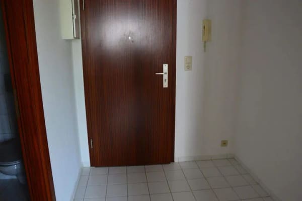 Immobilie in Glauchau - Hoch über dem Grün - vermieteter Wohlfühlraum im 1. Obergeschoss - Bild 2