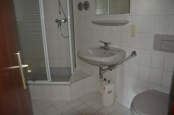 Immobilie in Glauchau - Hoch über dem Grün - vermieteter Wohlfühlraum im 1. Obergeschoss - Bild 3