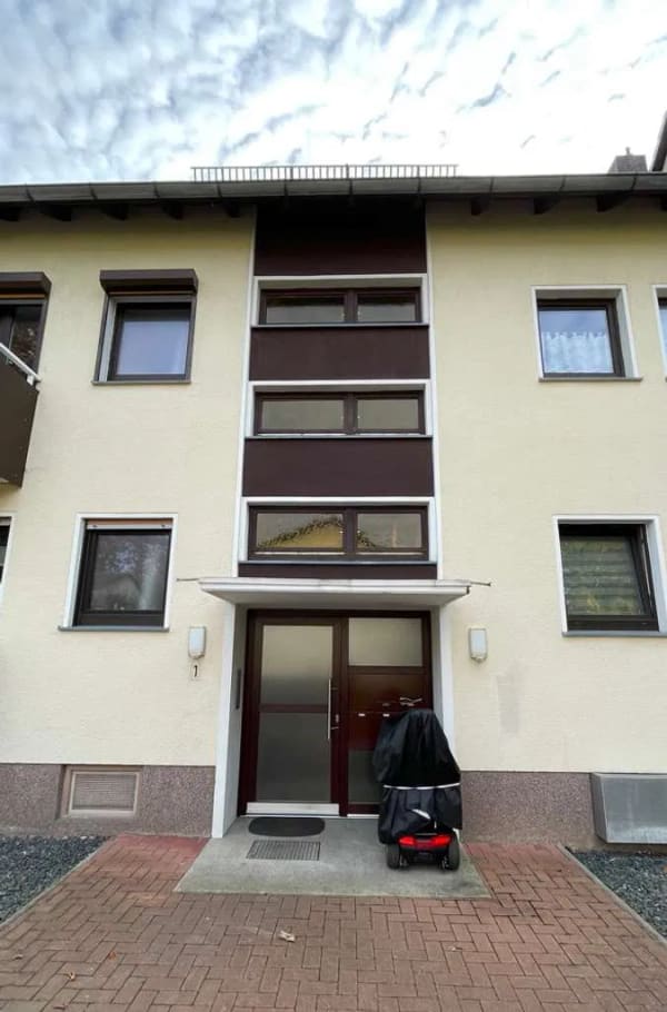 Immobilie in Bad Pyrmont - Helle 3-Zimmer Wohnung mit Balkon in Bad Pyrmont und Garage - Bild 2