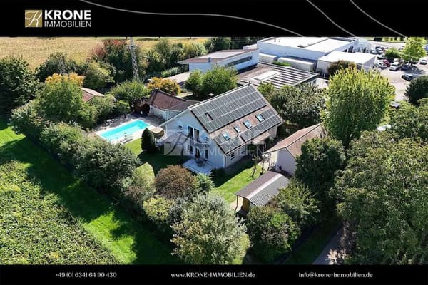 Immobilie in Freckenfeld - Luxus-Zweifamilienhaus mit Pool, Weinbergblick, moderner Technik und 2500m² Grundstück - Bild 0