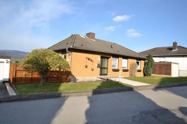 Immobilie in Eschershausen - Bungalow mit Fernsicht in 37632 Eschershausen - Bild 1