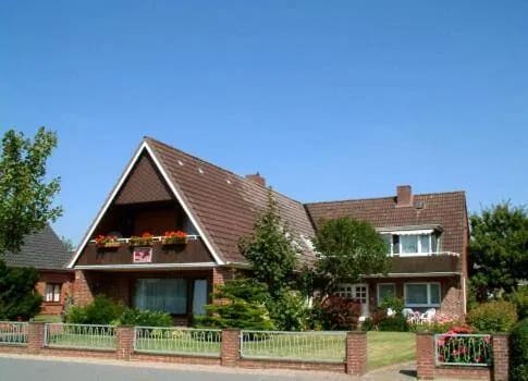 Immobilie in Büsum - Eigenland: 21/2-Zimmer-EG Wohnung mit sonnigem Terrasse in sehr ruhiger Wohnlage in Büsum, ca. 1,4 km zum Strand zu verkaufen." - Bild 0
