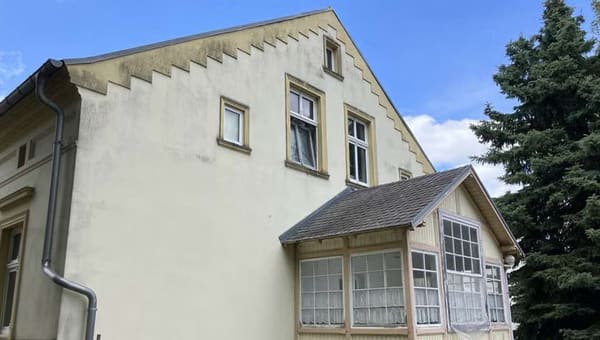 Immobilie in Vielitzsee - Historischer Gutshof mit zwei Baugrundstücke in Vielietzsee - Wohnhaus, Scheunen und Entwicklungspot - Bild 1