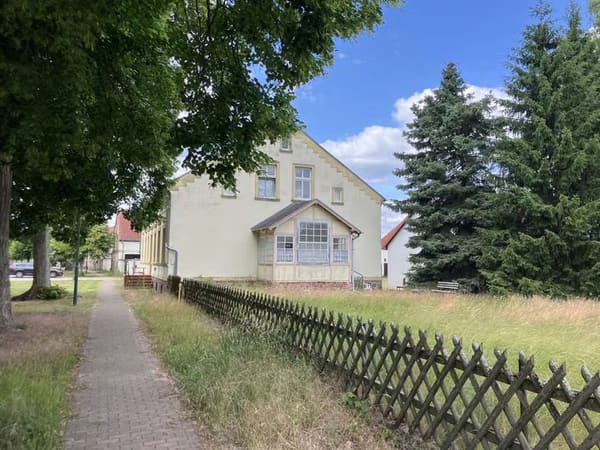 Immobilie in Vielitzsee - Historischer Gutshof mit zwei Baugrundstücke in Vielietzsee - Wohnhaus, Scheunen und Entwicklungspot - Bild 3