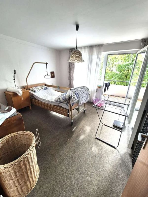 Immobilie in Aichwald - Altersgerechtes Wohnen*Gepflegte Etagenwohnung mit Balkon und Tiefgaragenstellplatz in ruhiger Lage* - Bild 2