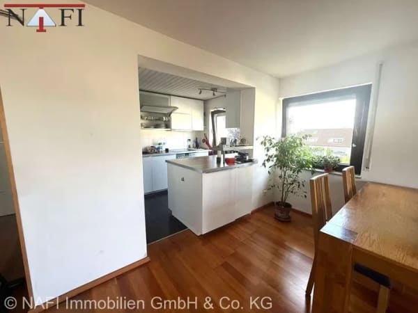 Immobilie in Leutenbach - ++Charmante 3,5-Zimmer-Wohnung mit lichtdurchfluteten Räumen, Garten und Garage in ruhiger Lage++ - Bild 3