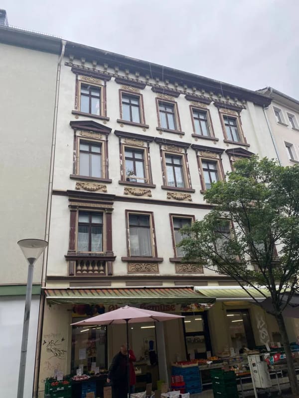 Immobilie in Gera - Wohn und Geschäftshaus in der Fussgängerzone/ Komplett sanierungsbedürftig - Bild 0