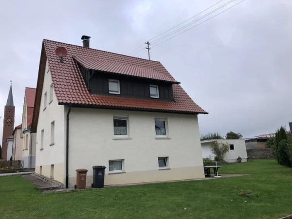 Immobilie in Niederstotzingen - Sehr geräumiges Einfamilienhaus mit großzügigen Raumflächen für viel Potential der Entfaltung + Doppelgarage - Bild 2