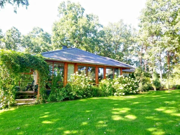 Immobilie in Obergurig - Hornja Hórka - Modernes EFH im Bungalowstil mit Terrasse - Bad mit Wanne und Dusche - Kamin - EBK - Doppelcarport - nahe Bautzen - Bild 3