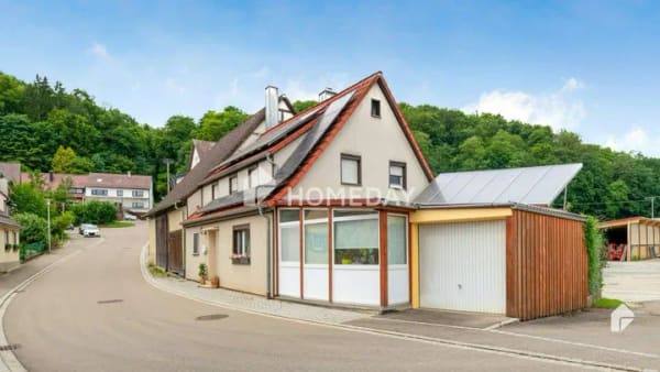 Immobilie in Lonsee - Einziehen und Wohlfühlen - Ansprechendes Einfamilienhaus mit Schrebergarten, Garage und Solaranlage - Bild 0