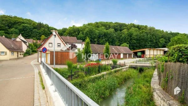 Immobilie in Lonsee - Einziehen und Wohlfühlen - Ansprechendes Einfamilienhaus mit Schrebergarten, Garage und Solaranlage - Bild 1