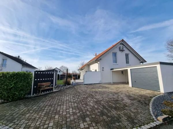Immobilie in Ohmden - Hochwertiges, energieeffizientes Einfamilienhaus - Ortsrandlage mit Blick ins Grüne - Bild 4