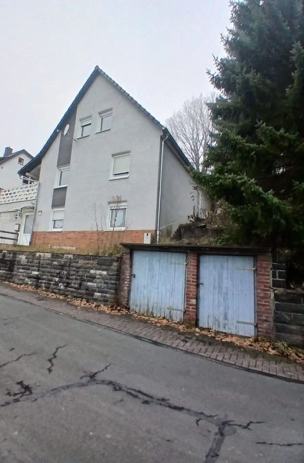 Immobilie in Breidenbach - Zwangsversteigerung eines Grundstückes mit Einfamilienhaus - Bild 1