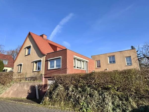 Immobilie in Bergen auf Rügen - Preisreduzierung -  EFH mit Wirtschaftsgebäude in beliebter Lage! - Bild 1