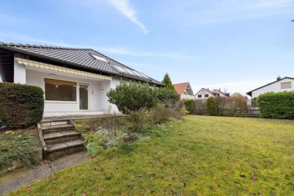 Immobilie in Herzogenaurach - Spitzenlage mit Fernblick. Und ganz viel Raum. - Bild 3