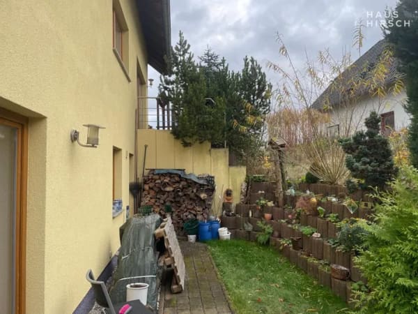 Immobilie in Oberschöna - Großes Einfamilienhaus m Einliegerwohnung gr Garage, Zisterne und Photovoltaik - Bild 1