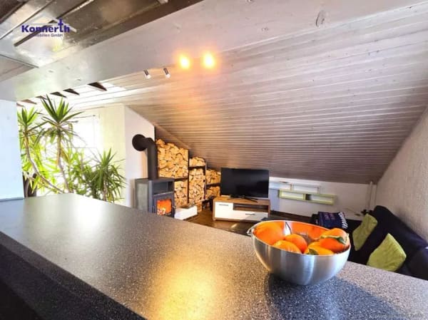 Immobilie in Mössingen - DG-Traum in Belsen: 4,5 Zimmer, Kamin, Wallbox & sonnige Loggia - Bild 3