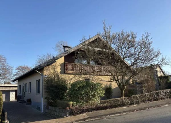 Immobilie in Extertal - Großzügiges Zweifamilienhaus mit Wintergarten - Bild 0