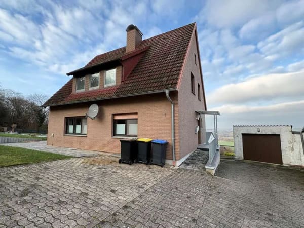 Immobilie in Porta Westfalica - Naturnahes Wohnglück mit Panoramablick: Freistehendes Zweifamilienhaus mit XL-Garten  - Bild 2