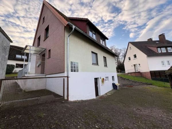 Immobilie in Porta Westfalica - Naturnahes Wohnglück mit Panoramablick: Freistehendes Zweifamilienhaus mit XL-Garten  - Bild 4
