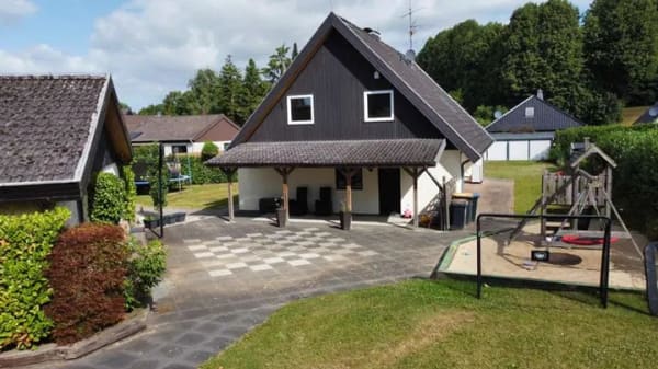 Immobilie in Ahrensbök - Modernisiert, viel Wohnfläche und großes Grundstück - Bild 0