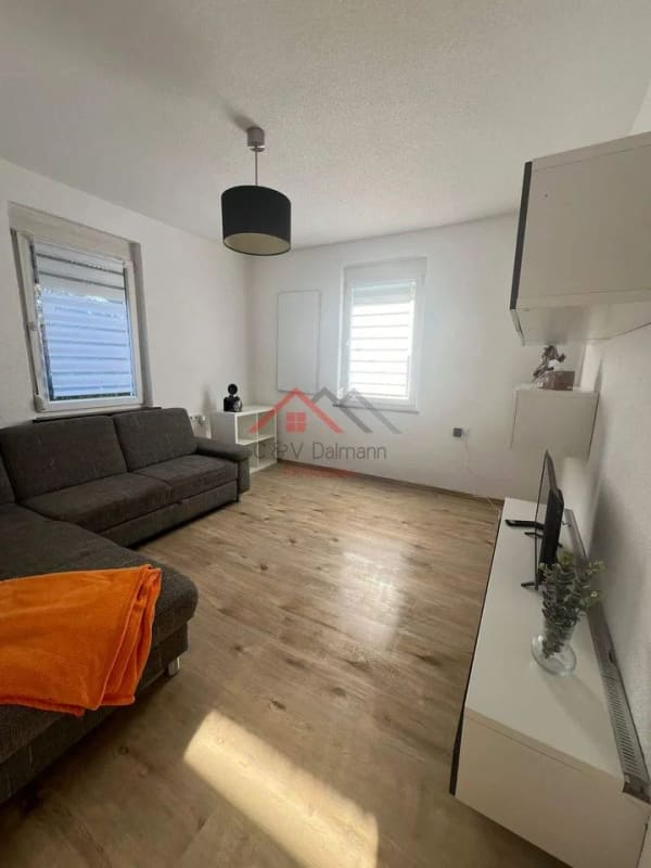 Immobilie in Trossingen - Doppelhaushälfte in ruhiger und bevorzugter Wohnlage von Trossingen. Legen Sie Ihr Kapital an! - Bild 1