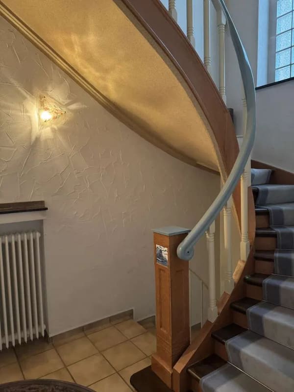 Immobilie in Brühl - Historisches Stadthaus in bester Lage: Großzügiger Wohnraum und zahlreiche Nutzungsmöglichkeiten - Bild 2