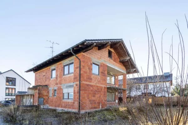 Immobilie in Tutzing - Freistehendes Einfamilienhaus zur individuellen Fertigstellung in Traubing - Bild 0