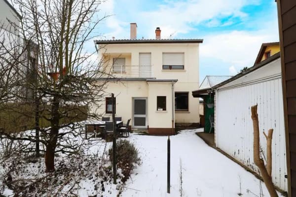Immobilie in Sandhausen - Großes Grundstück mit Entwicklungspotenzial – EFH, Garage & Nebengebäude in Sandhausen -*Neubau oder - Bild 0