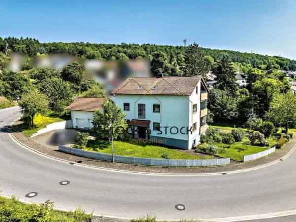 Immobilie in Billigheim - Gut geschnittenes Zweifamilienhaus mit Garten in Billigheim zu verkaufen - Bild 0