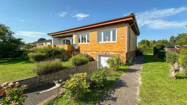Immobilie in Barth - Großzügiger Bungalow mit Einliegerwohnung, Sauna und sonniger Südterrasse in ruhiger Lage von Barth - Bild 2