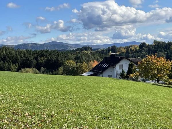 Immobilie in Schwarzach - Erfüllt Leben & Wohnen in Alleinlage mit Außenpool usw. - Bild 0